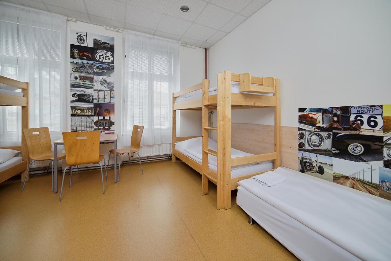 Hostel & Hotel Florenc Praag Buitenkant foto